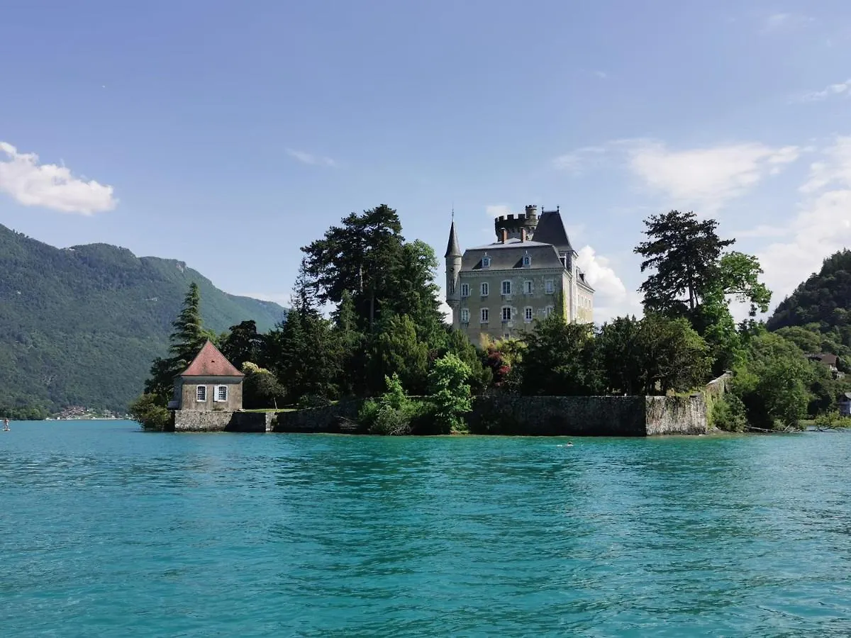 Appartement Lac Annecy plage privée, Duplex Baie des voiles Duingt France